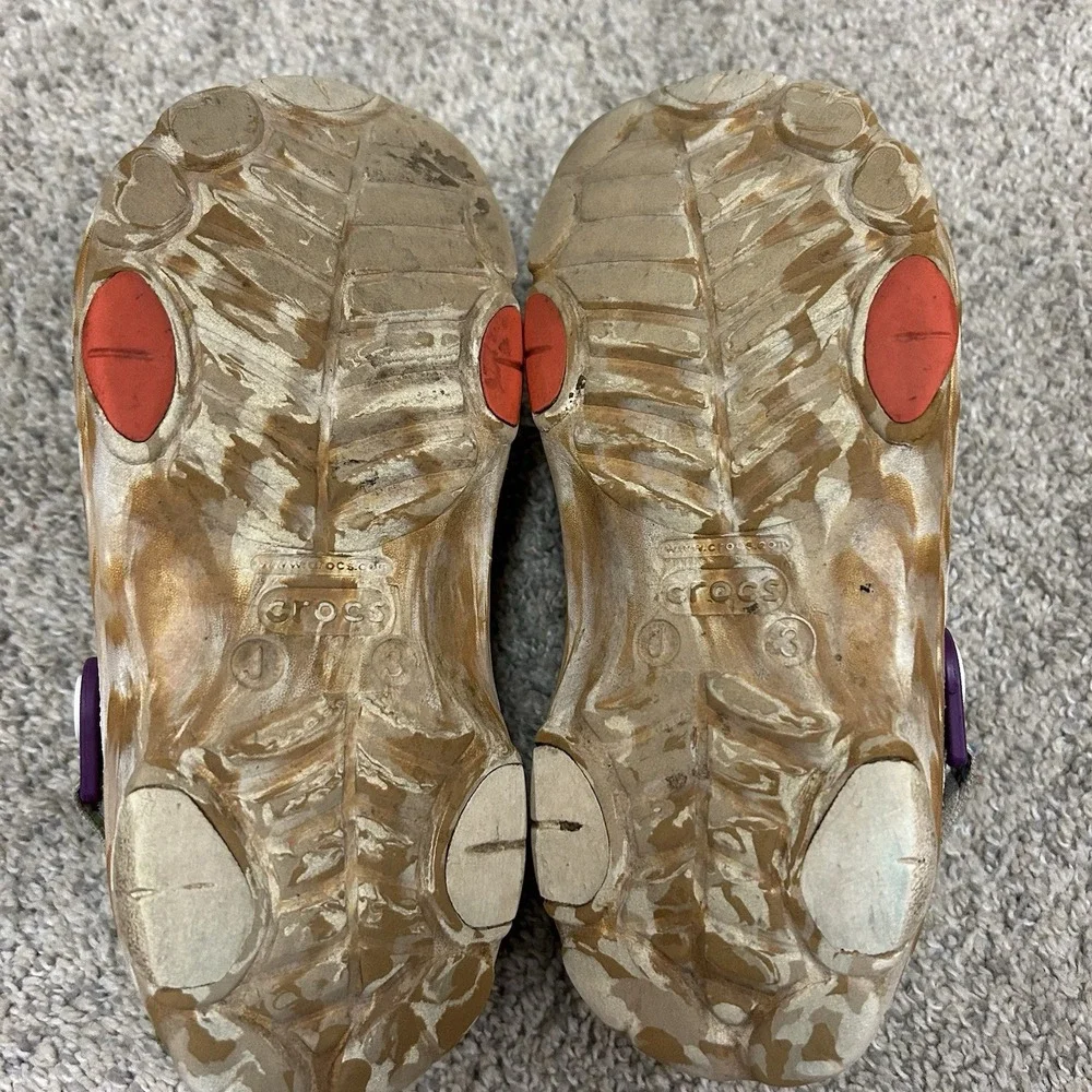 Crocs‎ Limited Edition Cinnamon Toast Crunch Clogs 207925-J3 Junior Size 3 Brown